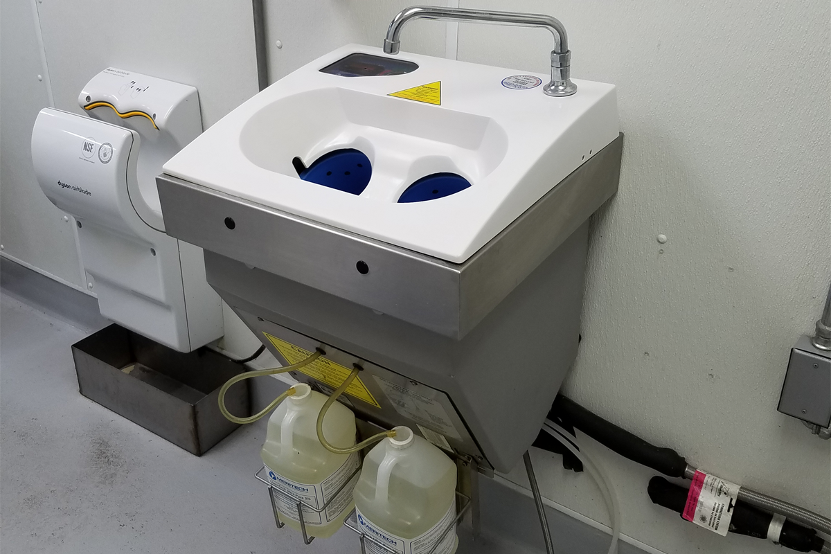 CleanTech® 400 Automatic Handwashing Station Meritech